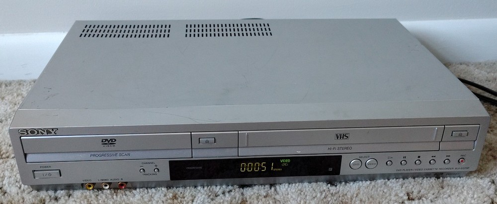 Sony SLV-D370P DVD/VCR VHS Recorder Combo Player Hi-Fi Stereo No Remote Works