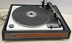 Garrard Model 62 Turntable Works Has many scratches