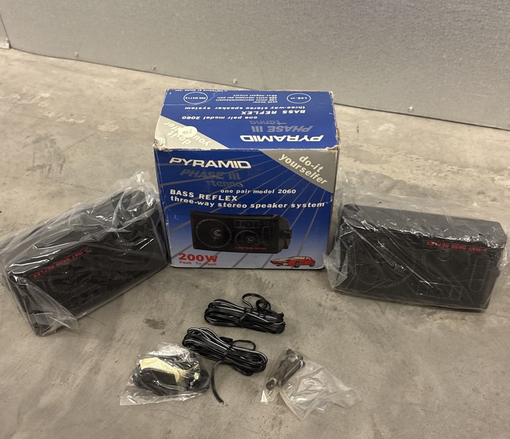 Pyramid Phase III Bass Reflex 3 Way Stereo Speaker System 4040 200W NEW