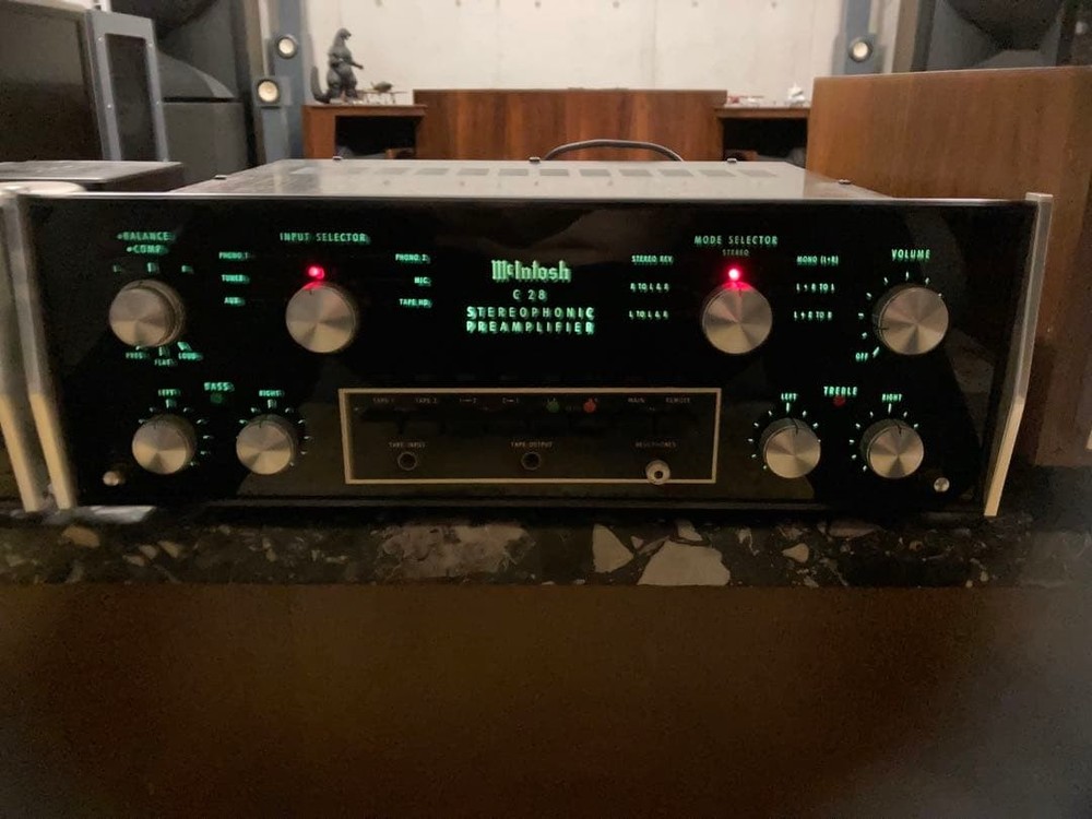 [VINTAGE PAIR] McIntosh C28 Preamplifier & MC2505 Power Amplifier