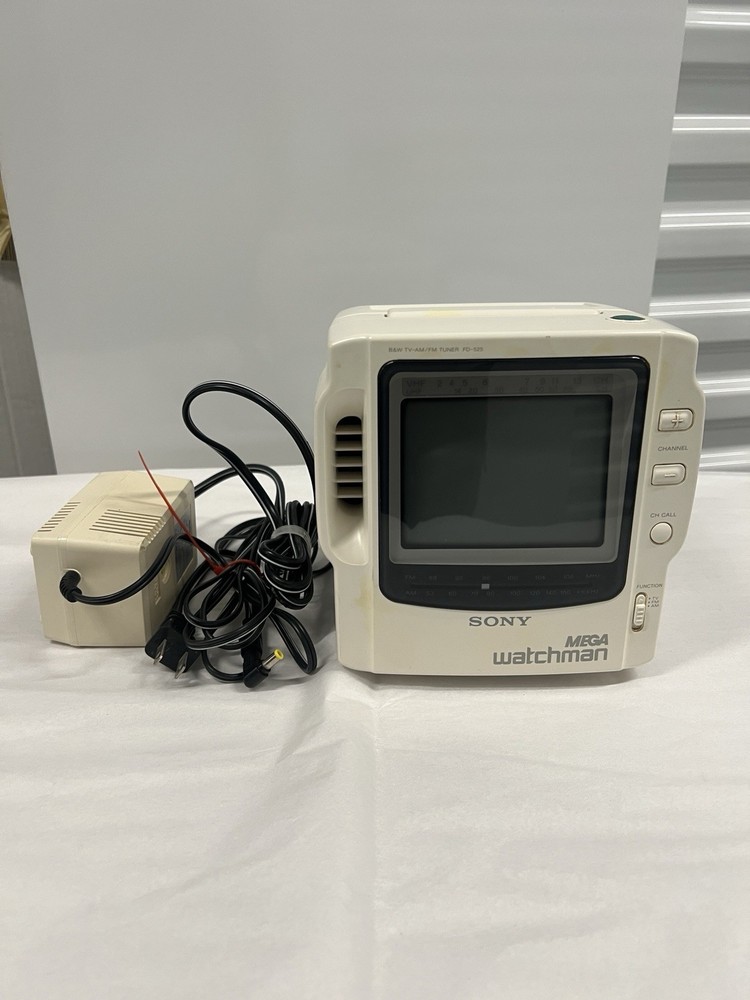 Sony Mega Watchman FD-525 Portable BW TV AM FM Radio Tuner Vintage 1994 W/ Cord