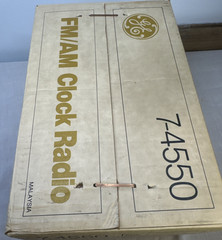 VTG GE GENERAL ELECTRIC AM/FM CLOCK RADIO MODEL 7-4550 NEW IN BOX RARE