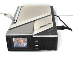 AWESOME WOKRING PANASONIC TRAVELVISION CT-101 PORTABLE CRT COLOR TV 1.5 COMPLETE