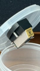 Marantz TT-15S1 Reference Belt Drive Turntable w/ Clearaudio Virtuoso V1