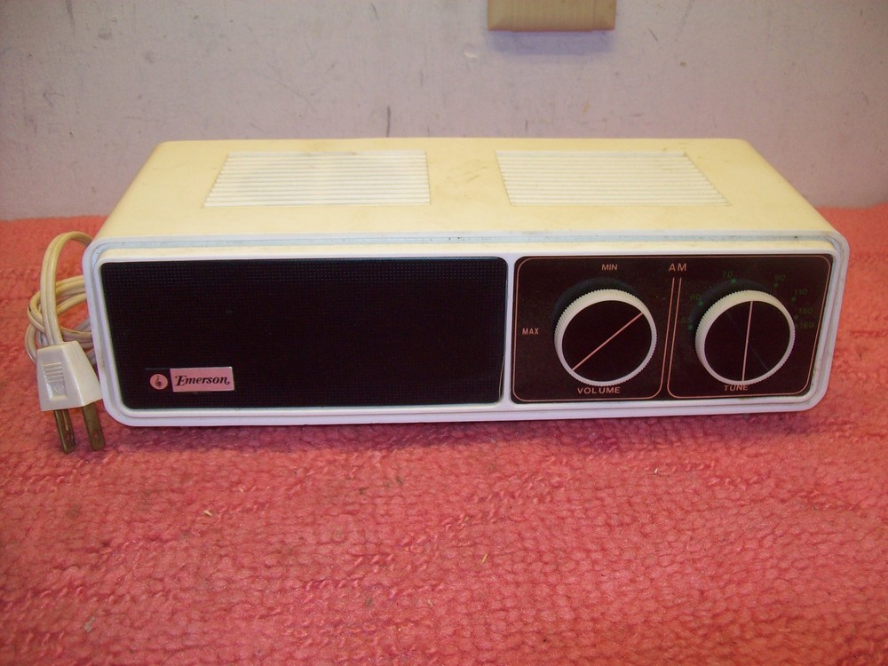 Rare! Vintage Emerson AM Desktop Radio Model TA-81, White, Taiwan, Free ship!