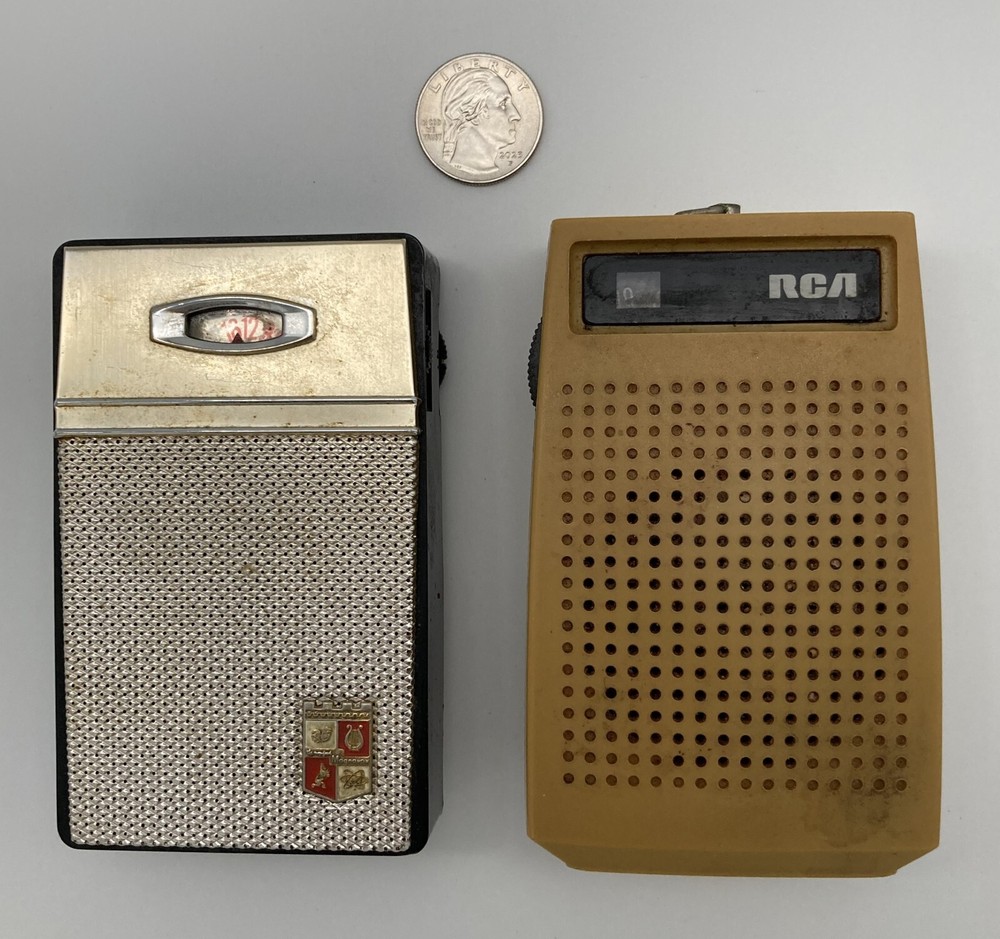 2 Vintage Hand Held Radios RCA & Magnavox AM 80 Battery Tested BOTH WORK