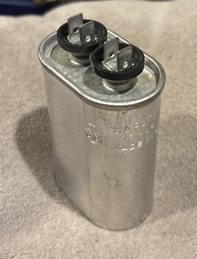 Vintage Bell + Howell 45692 16mm GE Capacitor 75-15-A 7.5uf 330VAC # 72F4124
