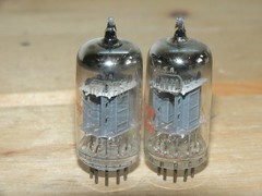2 RCA 12AX7A/ECC83 Tubes (USA)-TEST GOOD