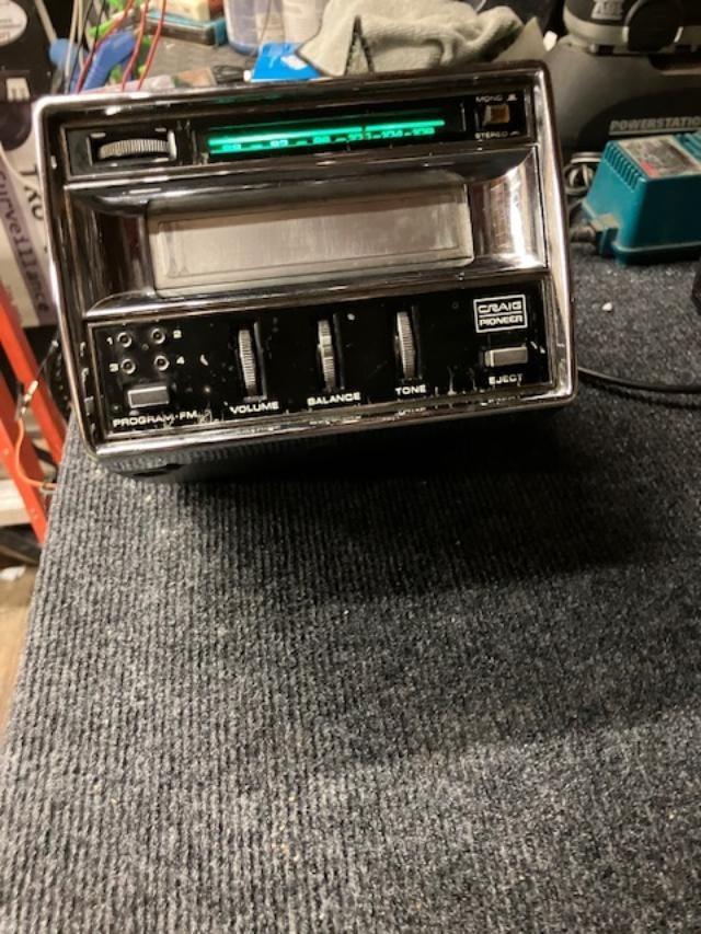 CRAIG 8 TRACK PLAYER WITH FM RADIO FLOOR MOUNT SERVICED VIDEO