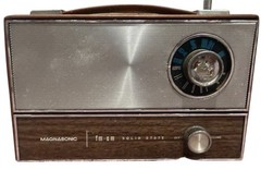 VINTAGE 1970s MCM MAGNASONIC FM/AM SOLID STATE RADIO TURNS ON!