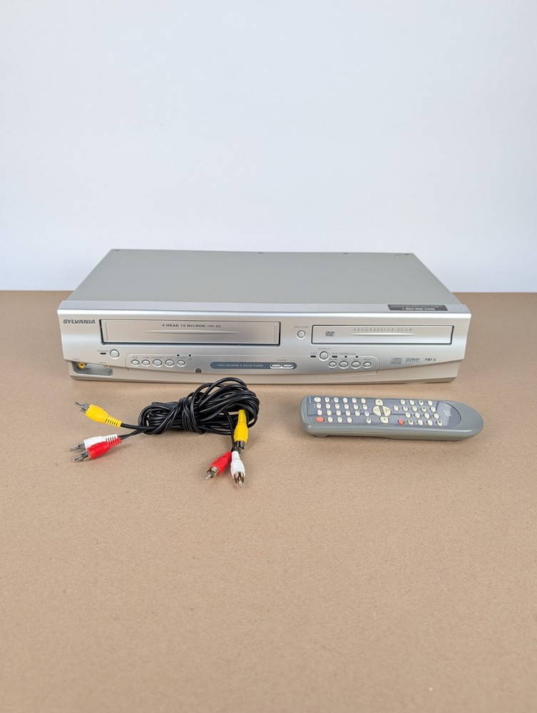 Sylvania DVC840F VCR/DVD Combo Player VHS Recorder Remote Bundle VG WORKING