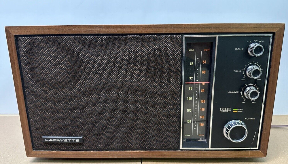 Lafayette AM/FM Plug in Wood Cabinet Tabletop Radio 99-35644W Japan Tested