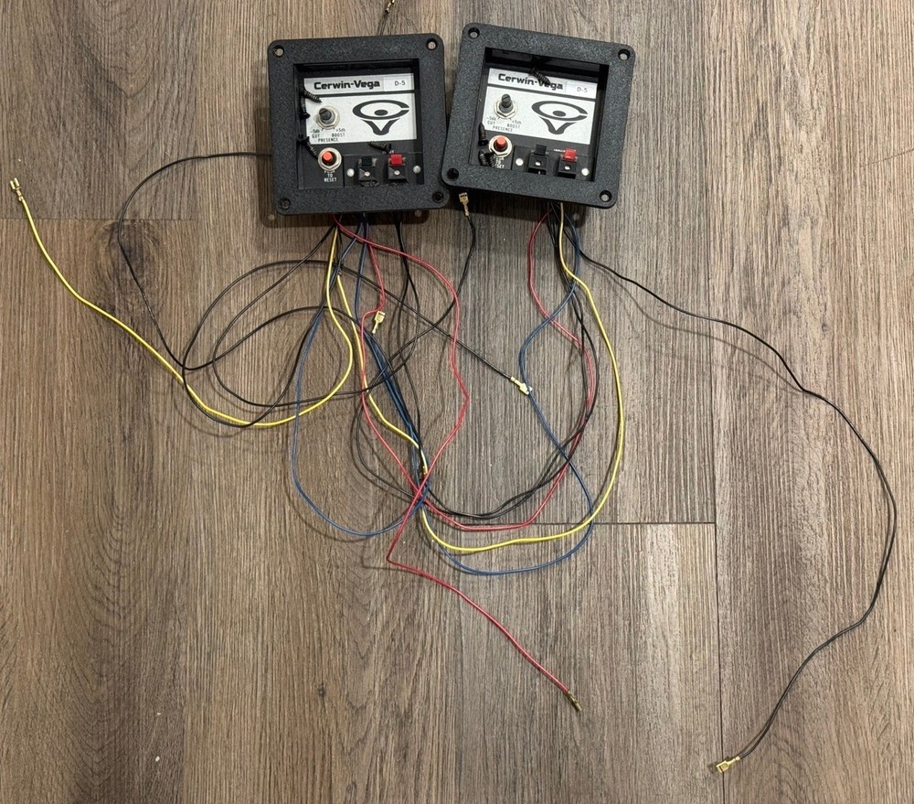 Pair of Two (2) Cerwin-Vega D-5 Speaker Crossovers Tested Working
