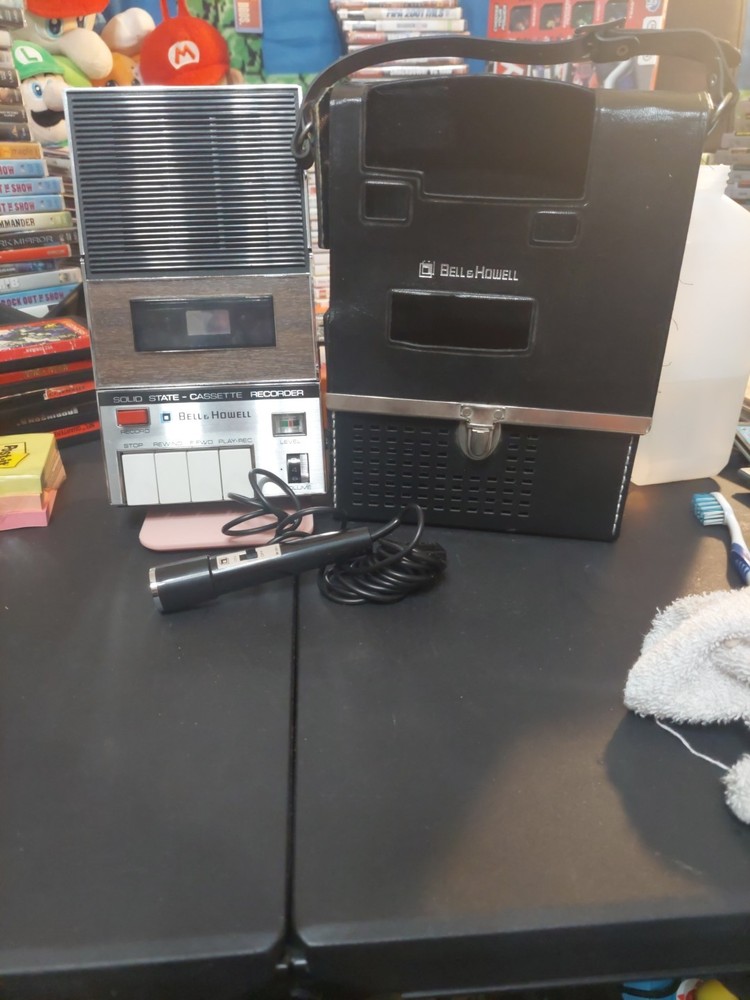 Vintage Bell & Howell Cassette Player Recorder Model 87500 With Case Japan Works