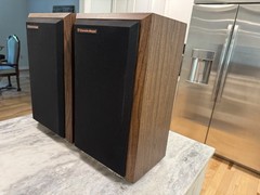 Cerwin Vega AT-8 Vintage 2-WAY Floor Speakers Refoamed Woofers Tested Late 1980s