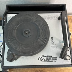 Hamilton Electronics Model 910 4-Speed Vintage Record Player – Works Plays