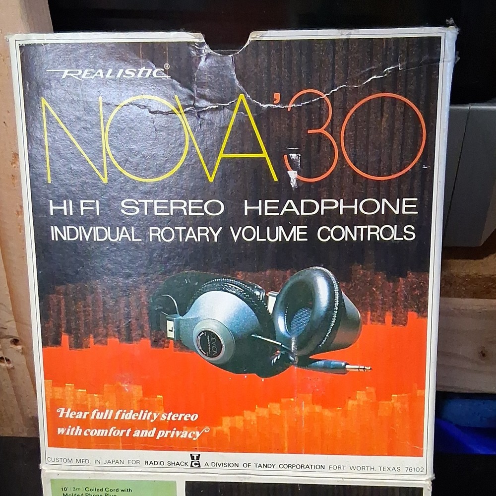 Realistic Nova 30 Stereo Headphones Adjustable Headband Rotary Volume 6.35mm