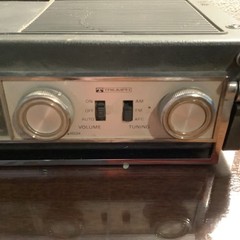 Vintage Triumph Model 820 AM FM Clock Radio Japan 10 Transistor Radio Works
