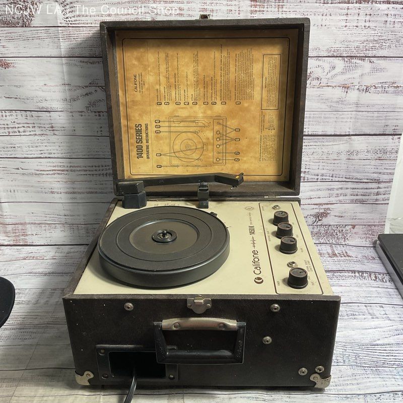Vintage Califone 1450 K Dark Brown School Phonograph Record Player