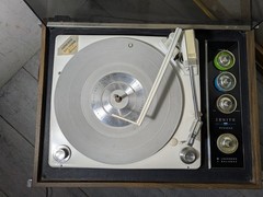 (SOLD AS IS) Vintage Zenith Circle of Sound Record Player Turntable