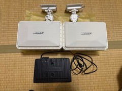 BOSE 101MMW Speakers Pair White w/ Ceiling Mount Brackets & Amplifier.s