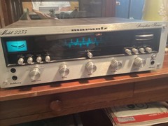 VINTAGE MARANTZ 2235 stereo receiver works well needs back blue lights speakers?