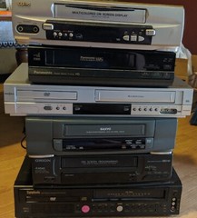 Lot of VCRs and VCR/DVD Combos- None working, models listed -MAKE OFFER!!!!