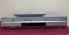 Sony SLV-D370P DVD/VCR Combo Video Cassette Recorder With Remote