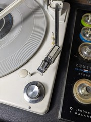 (SOLD AS IS) Vintage Zenith Circle of Sound Record Player Turntable