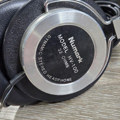 Vintage Numark HV-100 Dynamic Stereo Headphones 32 Ohms DJ Wired Black Silver