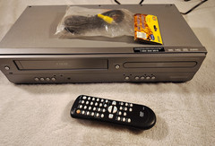 Magnavox DV200MW8 4-Head VCR/DVD Combo Player DVD VHS Tested W/Remote Working