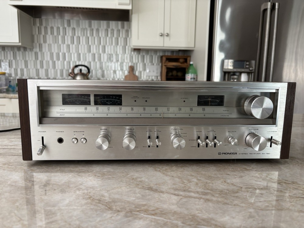 Pioneer SX-780 AM/FM Stereo Receiver, Services And Updates