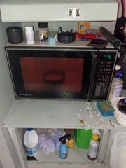 a vintage general electric 1980s microwave