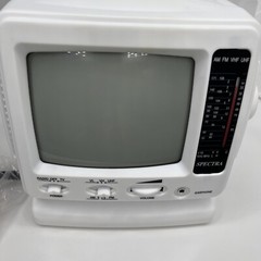 SPECTRA 5 INCH Black & White TV-AM-FM Radio BATTERY POWERED Plug In