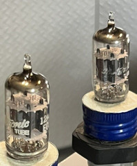 (1 PAIR) 12AU7A/ECC82 GE USA, TOP O, GREY. TESTED STRONG. EXCELLENT TUBES.