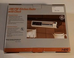 NEW Vintage GE Spacemaker UNDER CABINET Kitchen AM/FM RADIO w/ Clock 7-4212