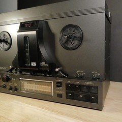 Vintage Black Akai GX-77 4-Track Reel-to-Reel Tape Deck in Original Box – NICE!