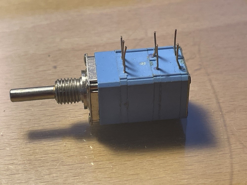 Clarostat push/pull 1 K ohm potentiometer CM46399.