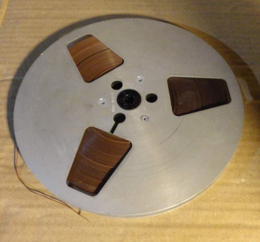 Metal 7″ Reel To Reel Recording Tape 1/4“ TAKE UP REEL w/ Music Unbranded