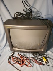 Audiovox AVT-1498 13″ Color Tv CRT Monitor W/ Power, AV Cable And Antenna WORKS!