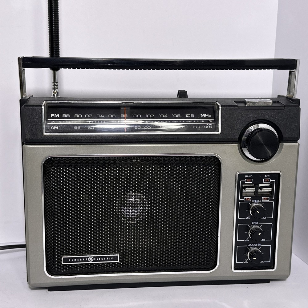 Vintage GE Superadio 7-2880B AM/FM Long Range Radio Made Hong Kong Works