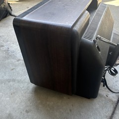 Zenith Vintage CRT Television Woodgrain Cabinet Model Y124W1 MPN Y124W1