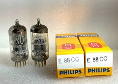 2 tubes E88CC 6922 Philips Miniwatt SQ matched pair
