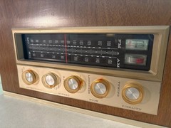 VINTAGE 1960’s MAGNAVOX ASTRO SONIC AM FM RADIO TUNER TESTED POWERS UP CLEAN