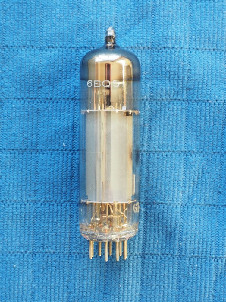Used MULLARD BLACKBURN 6BQ5 EL84 Vacuum Tube kM1 – Small Chip On Glass Gm Tested