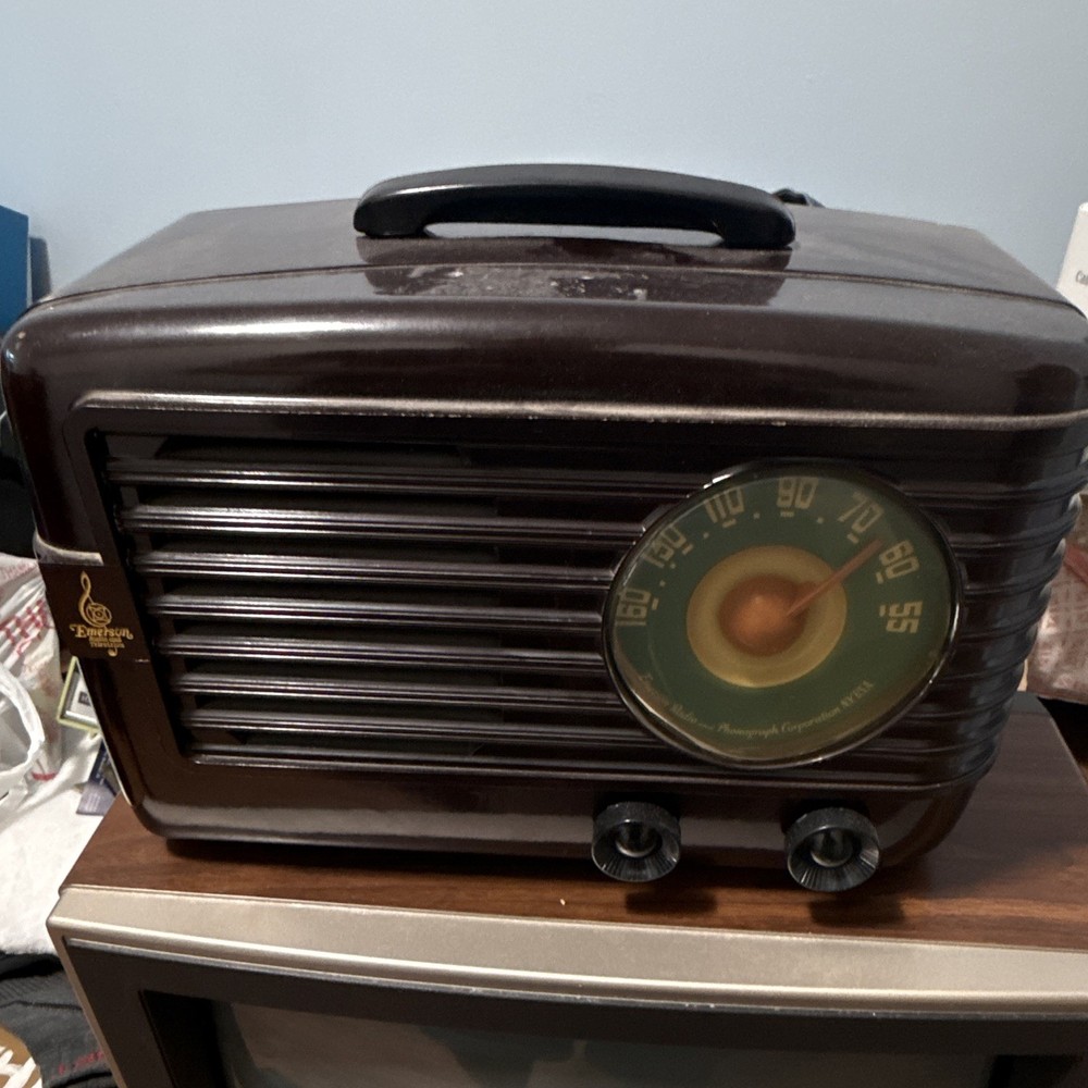 Emerson Vintage Tabletop AM/FM Radio w/ Carry Handle Analog Dial Brown