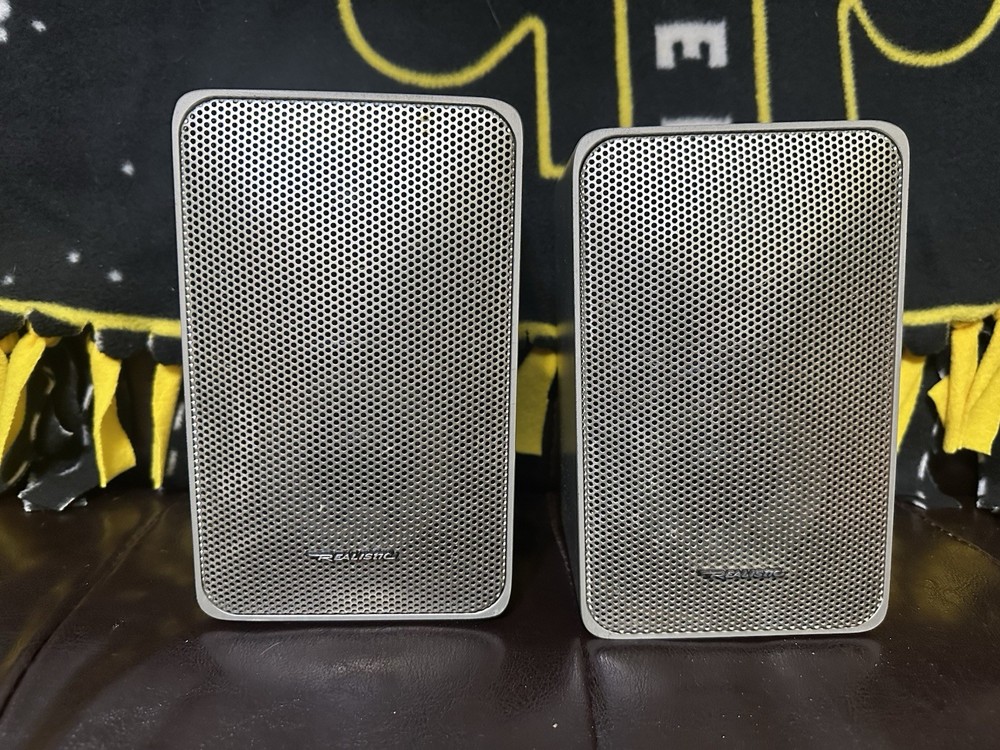 Vintage Realistic Minimus 7 Speakers 40-2034 – Silver
