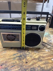 1980’s GE General Electric AM/FM Radio Cassette Recorder Model Beige Works !