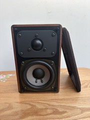 Realistic Minimus 7W Speaker 40-2039A Walnut Veneer Single