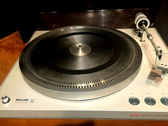 Philips GA- 212 Turntable. New Ortofon Omega 1eOne Owner. Very Good